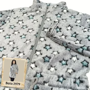 Bata mujer invierno 2979. Detalle de la cremallera, cordón de atado y tejido coralina suave.