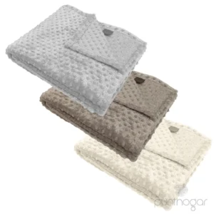 Manta sofa plaid PERLA en colores gris, visón y marfil. Terciopelo suave con relieve burbujas