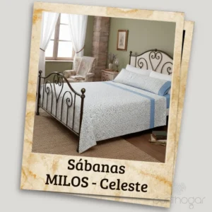 Juego de sábanas MILOS color celeste de ABECÉ en cama matrimonial, diseño floral con franja azul, ideal para ambientes acogedores.